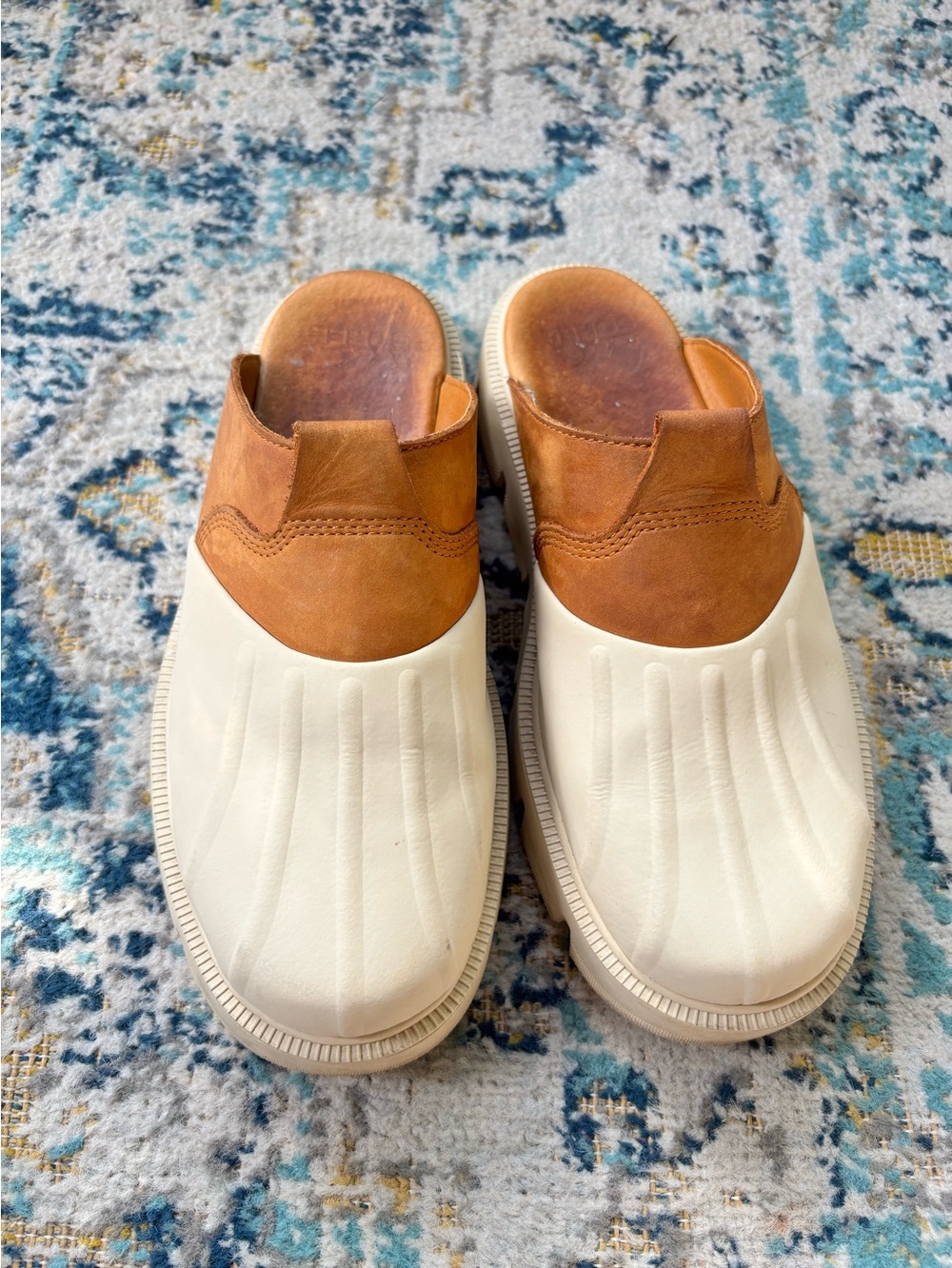 Sorel Two-Tone Tan and Cream Mule Clogs - Picture 2 of 16